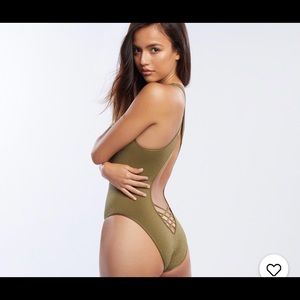 Savage X Fenty Tops - Bodysuit Savage X Fenti by Rihanna Savage X Fenty Tops - Bodysuit Savage X Fenti by Rihanna